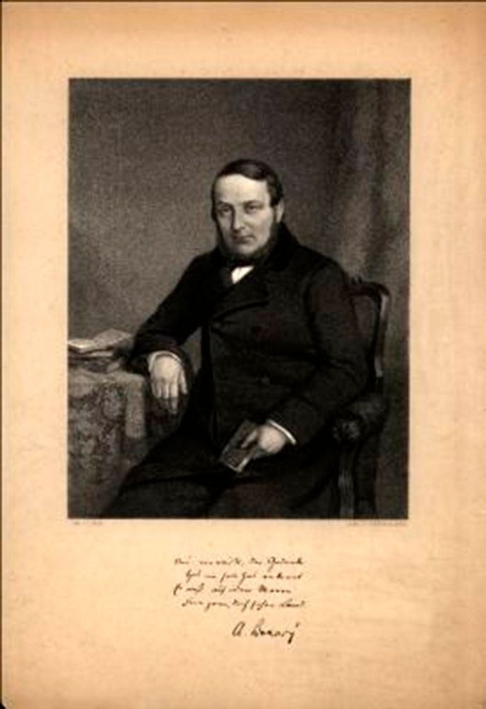Lithographie, Porträt, Albert Agathon Benary  Kniestück nach halblinks; Benary sitzt an einem Tisch, auf diesem ruht sein rechter Arm, in der linken Hand ein geschlossenes Buch. Lith. v. F. Hecht [gedr.] b) Druck v. C.G.W. Korn in Berlin [gedr.] c) Nur vorwärts, der Gedanke / Hat nie sein Ziel verkannt / Er weiß auf ödem Meere / fern zwar, doch sicher Land. / A. Benary [repr. Autograph]